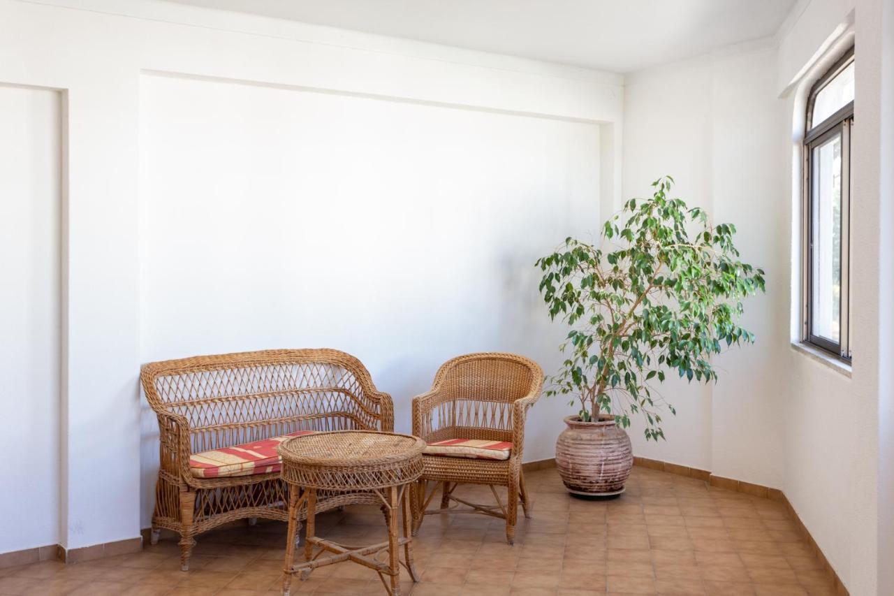 Host Wise - Bright Cozy Flats W Terrace & Pool Daire Quarteira Dış mekan fotoğraf